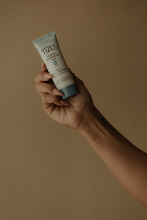 
            
                Load image into Gallery viewer, TIZO3 Facial Primer Tinted SPF 40
            
        